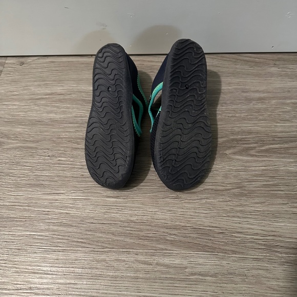 Old Navy | Toddler Size 11 Navy and Turquoise Water Shoe Velcro Closure - Picture 3 of 5